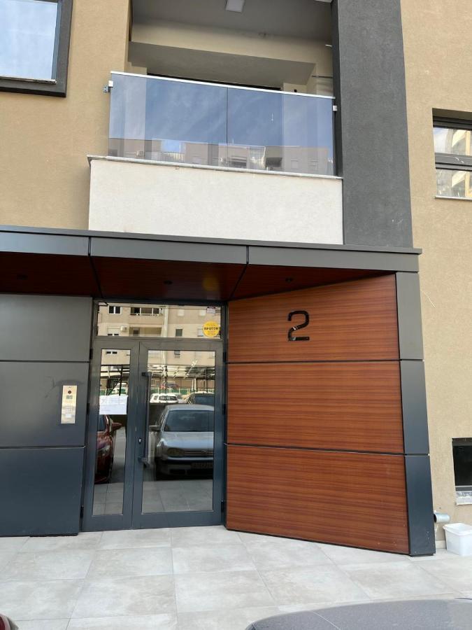 Porta Leks Apartment, Self Check-In, Own Parking Skopie Exterior foto